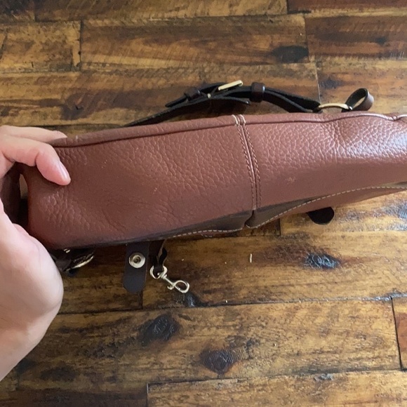 Dooney and Bourke Vintage Two Tone Brown Leather Shoulder Handbag - Picture 8 of 17